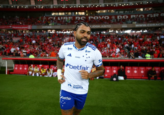 Soccer Football - Brasileiro Championship - Internacional v Cruzeiro - Estadio Beira Rio, Porto Alegre, Brazil - April 6, 2025 Cruzeiro's Gabriel Barbosa REUTERS/Diego Vara/File Photo