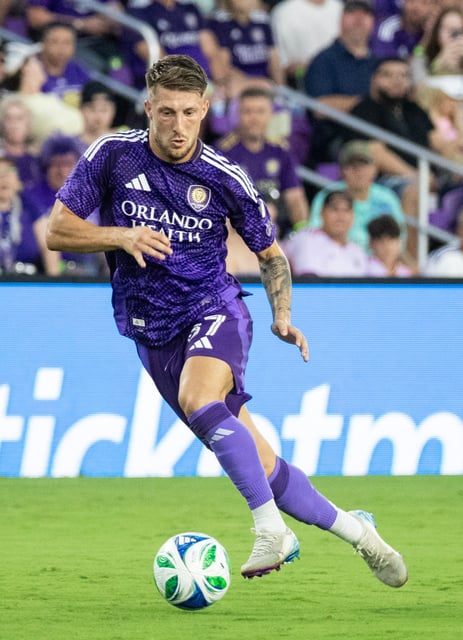 Orlando City forward Marco Pašalić (87) pushes the ball upfield during their match against Chicago Fire at the Inter &amp; Co Stadium in Orlando, Fla., Saturday, May 31, 2025. (Willie J. Allen Jr./Orlando Sentinel)