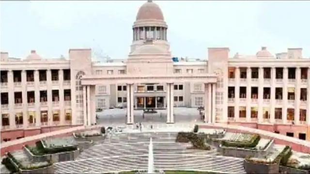 Fifty-one students from Sitapur – 50 from a primary school and one from the upper primary section – approached the high court challenging the June 16 order of the state government for the merger of primary schools across UP. They moved the court through their guardian. (File Photo)