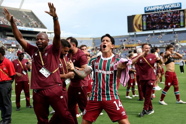 Les joueurs de Fluminense explosent de joie à l'issue du coup de sifflet final du match contre Al-Hilal remporté 2-1 à Orlando, en Floride, le 4 juillet 2025