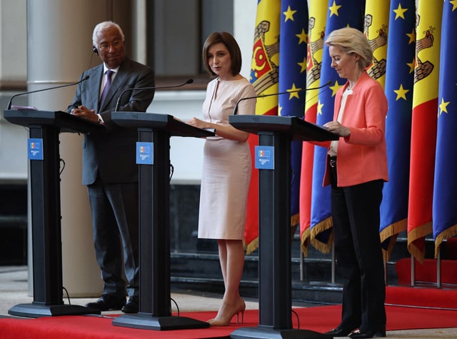 European Council President Antonio Costa, Moldovan President Maia Sandu and European Commission President Ursula von der Leyen attend a press conference at the first Moldova-EU summit in Chisinau, Moldova July 4, 2025. REUTERS/Vladislav Culiomza