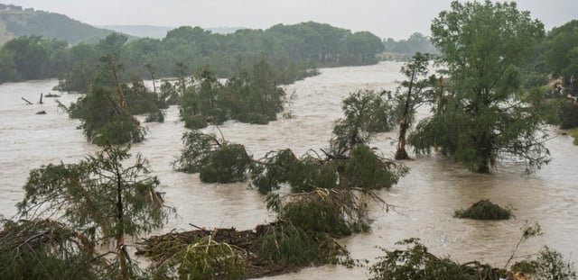 La crue du fleuve Guadalupe après des pluies diluviennes à Kerrville, dans le comté de Kerr au Texas (sud des Etats-Unis) le 4 juillet 2025