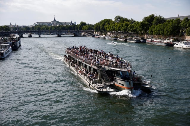 Chaque matin, le bras Marie sera interdit aux bateaux de plaisance, privant les touristes de la vue sur Notre-Dame depuis les eaux du fleuve.