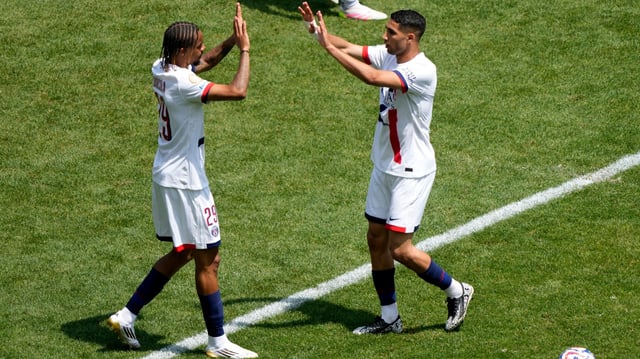 Bradley Barcola et Achraf Hakimi, titulaires avec le PSG ce samedi.