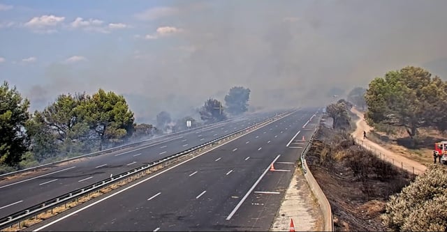 Les images des violents incendies dans l'Hérault et dans l'Aude