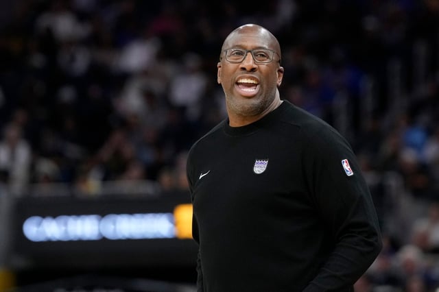 Sacramento Kings head coach Mike Brown reacts during the first half of an NBA preseason basketball game against the Golden State Warriors in San Francisco, Friday, Oct. 11, 2024. (AP Photo/Jeff Chiu)