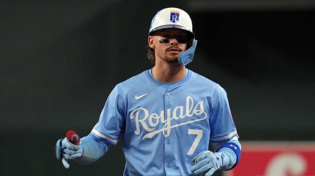 Kansas City Royals shortstop Bobby Witt Jr. (7) reacts after hitting an RBI single against the Arizona Diamondbacks in the sixth inning at Chase Field on July 5, 2025.