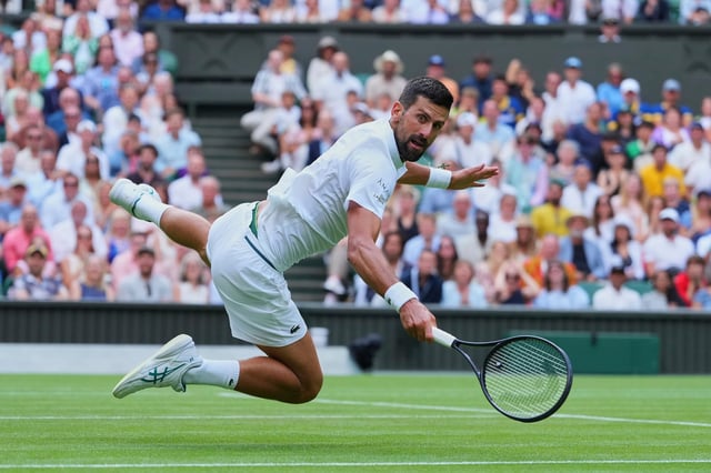 Novak Djokovic, acrobático e inmortal