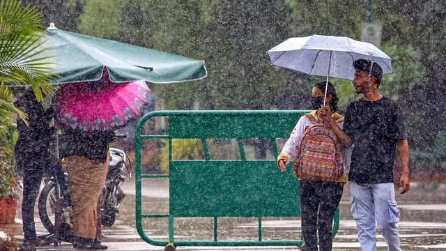 As per IMD data, Bengaluru will see mostly cloudy skies and intermittent rain throughout the week. 