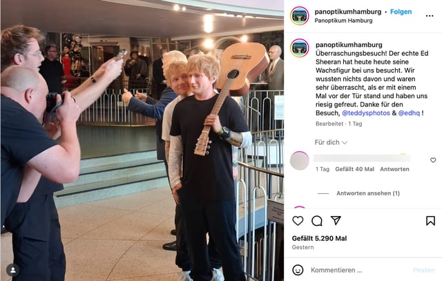 Ed Sheeran zu Besuch bei seinem Wachs-Double im Panoptikum.