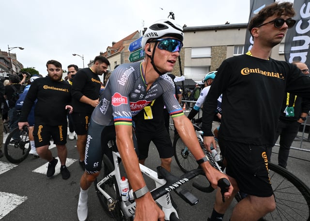 Cycling - Tour de France - Stage 2 - Lauwin-Planque to Boulogne-sur-Mer - Boulogne-sur-Mer, France - July 6, 2025 Alpecin-Deceuninck's Mathieu Van Der Poel after winning stage 2 Pool via REUTERS/Tim De Waele