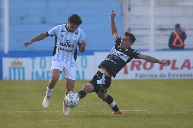 Racing fue local de All Boys en el estadio Miguel Sancho de la Primera Nacional. (Ramiro Pereyra / La Voz)