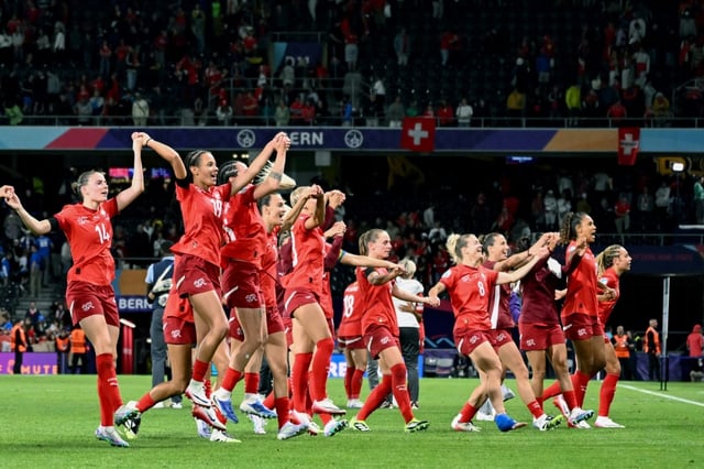 Switzerland's players celebrate after beating Iceland at Women's Euro 2025