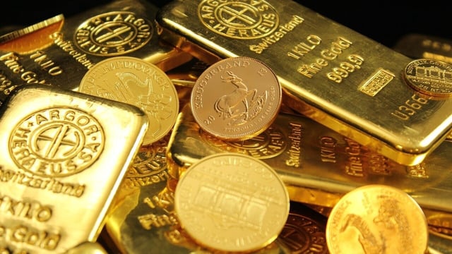 Gold prices in international market declined after after Donald Trump signalled progress on multiple trade agreements. 