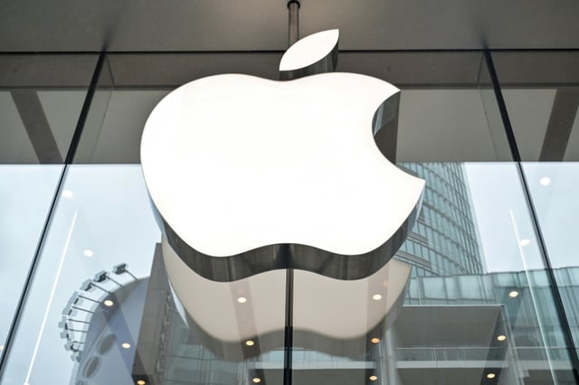 Der iPhone-Hersteller Apple hat vor dem EU-Gericht in Luxemburg nach eigenen Angaben Beschwerde gegen eine Millionenstrafe der EU-Kommission eingereicht. Nach Einschätzung aus Brüssel verstößt der iPhone-Hersteller gegen die Wettbewerbsregeln der EU.