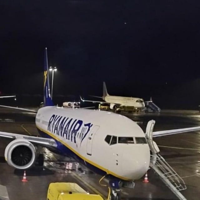 Ryanair: Flieger zeigt Feuer an - Mallorca-Urlauber springen aus Panik
