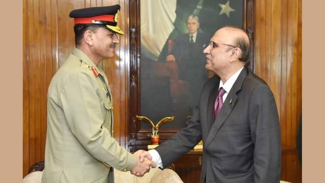 Will Pakistan Army Chief Asim Munir dethrone President Zardari? | Image: X