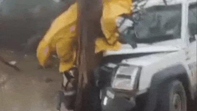 A total of 20 people were boarded in the vehicle
