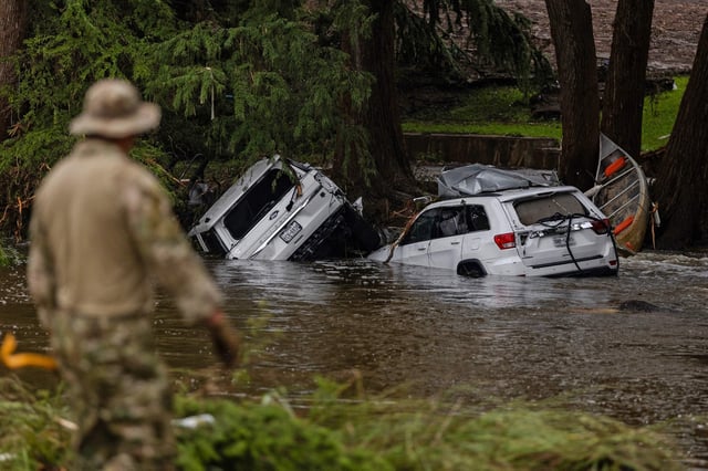 Inundaciones repentinas azotaron Texas