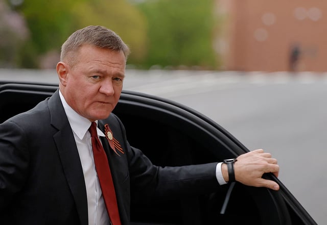 El ministro de Transporte de Rusia, Roman Starovoit, llega a una reunión entre el presidente Vladimir Putin y el presidente de Venezuela, Nicolás Maduro, en el Kremlin, en Moscú, el 7 de mayo de 2025.
