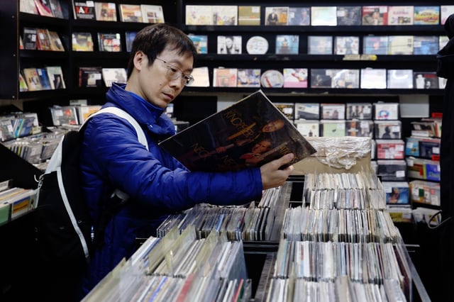 Tienda de discos Revólver en la C/ Tallers 13 .