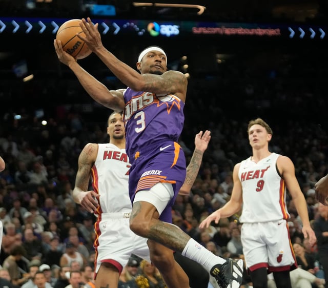 The Miami Heat are among the favorites to be Bradley Beal's next team in betting odds.