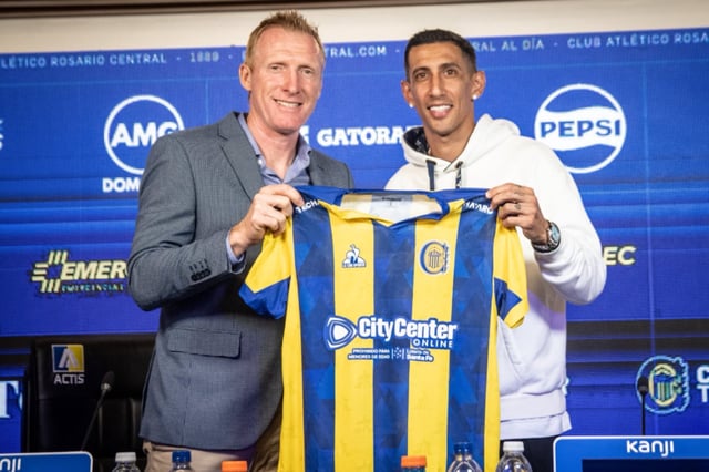 El ídolo vuelve al club de sus amores (Foto: @rosariocentral)