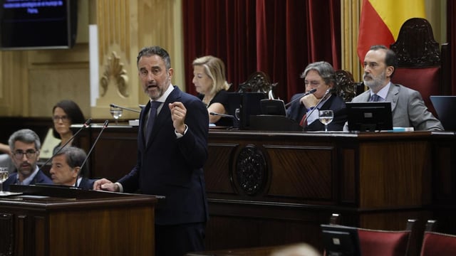 El conseller de Vivienda destaca que la ley incorpora medidas contra la ocupación ilegal y para limitar el acceso a las ayudas a las personas condenadas por delitos penales de allanamiento de morada
