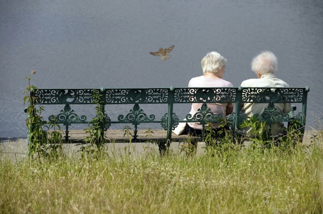Die Zahl der Rentner in Deutschland, die für ihr Auskommen auf Grundsicherung angewiesen sind, steigt weiter an. Im März dieses Jahres waren 742.410 Rentner auf die zusätzliche Sozialleistung "Grundsicherung im Alter" angewiesen, wie laut "Bild"-Zeitung aus Zahlen des Statistischen Bundesamtes hervorging.