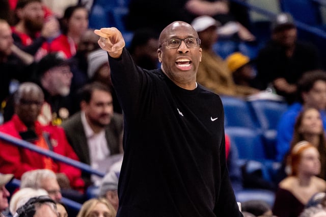 Dec 12, 2024; New Orleans, Louisiana, USA; Sacramento Kings head coach Mike Brown gives direction as he stands on the court against the New Orleans Pelicans during the first half at Smoothie King Center. Mandatory Credit: Stephen Lew-Imagn Images/File Photo