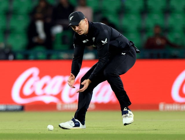 Cricket - ICC Men's Champions Trophy - Semi Final - South Africa v New Zealand - Gaddafi Stadium, Lahore, Pakistan - March 5, 2025 New Zealand's Michael Bracewell in action fielding REUTERS/Akhtar Soomro