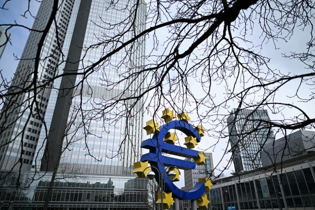 La zone euro rassemble déjà 350 millions d'habitants