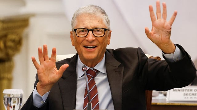 Bill Gates has decided to donate the rest of his Microsoft fortune and close the Gates Foundation in 2045.