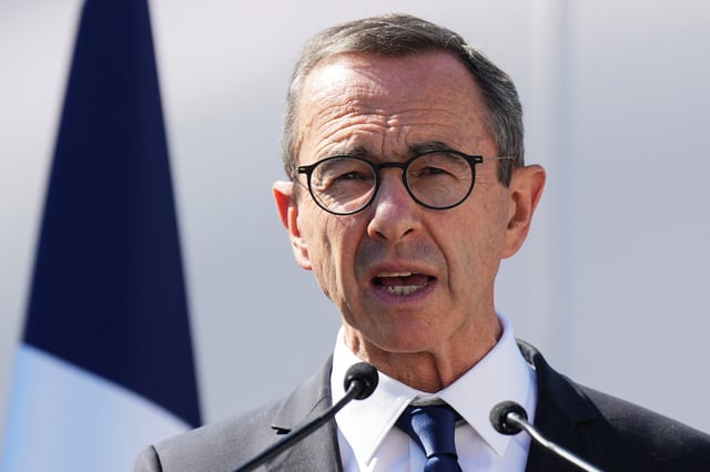 Le ministre de l’Intérieur Bruno Retailleau prononce un discours lors de la cérémonie d’inauguration de l’hôtel de police de Saint-Quentin-en-Yvelines, le 4 juillet 2025.