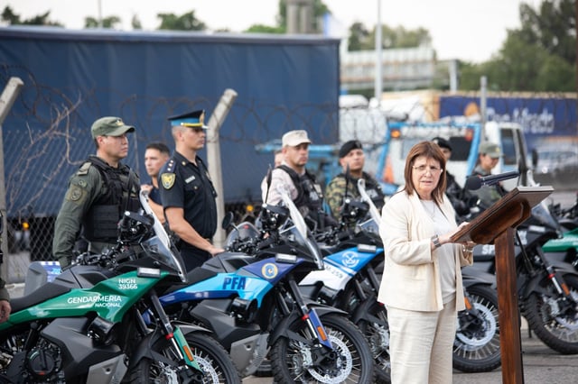 Mediante un decreto que incluye la firma de la ministra Patricia Bullrich, el Gobierno oficializa importantes cambios en las fuerzas de seguridad federales