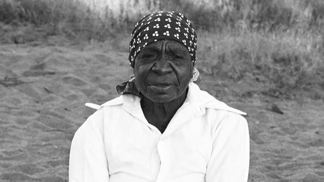 Emily Kam Kngwarray near Mparntwe, Alice Springs in 1980