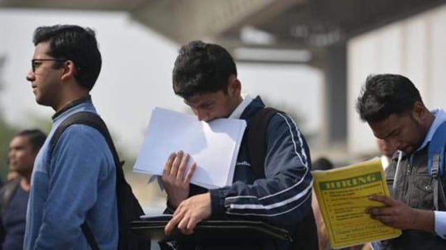 The World Bank report placed India below only the Slovak Republic, Slovenia and Belarus, categorising it as a “moderately low” unequal country. (Sanchit Khanna/HT Photo)