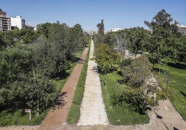 Imagen de archivo del antiguo cauce del río Turia, en Valencia