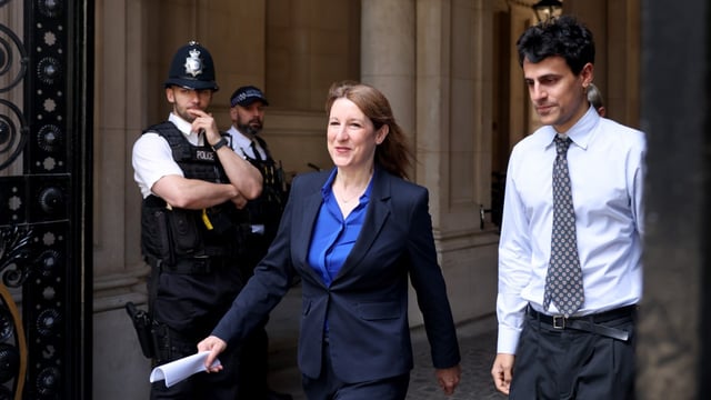 Rachel Reeves arrives in Downing Street for the weekly cabinet meeting on Tuesday