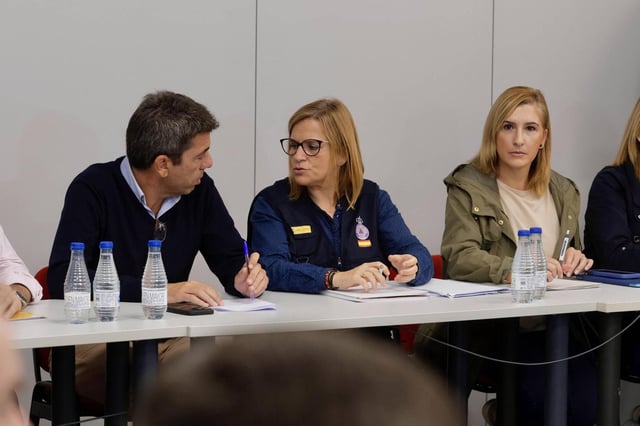 Carlos Mazón, Pilar Bernabé y Salomé Pradas en el Cecopi celebrado el 10 de noviembre.