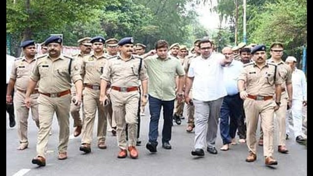 To oversee the entire Yatra operation, DIG Kalanidhi Naithani, in a meeting with additional state radio officer Vinod Kumar Singh, directed all districts to report updates every hour to the Range Control Room. (HT Photo)