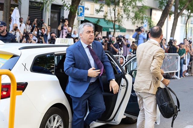 El exsecretario de Organización del PSOE Santos Cerdán a su llegada a declarar en el Tribunal Supremo.