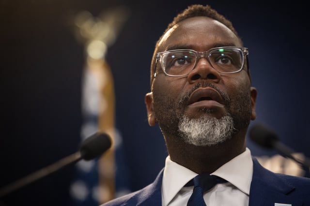 Mayor Brandon Johnson speaks at a press conference at City Hall, July 3, 2025. (Audrey Richardson/Chicago Tribune)