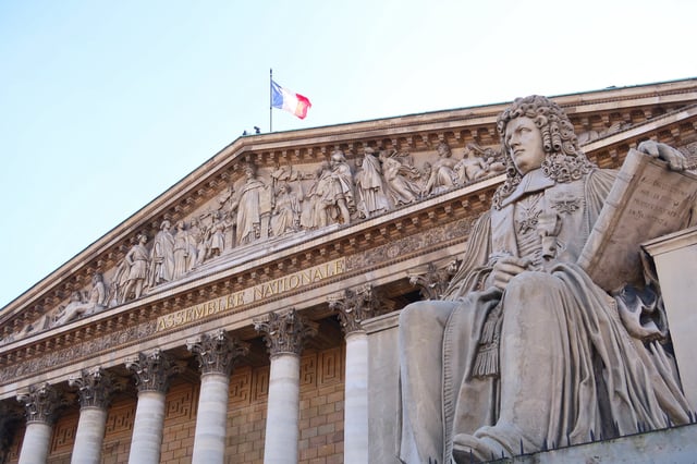 Immigration: l'Assemblée nationale approuve l'allongement de la rétention des étrangers jugés dangereux