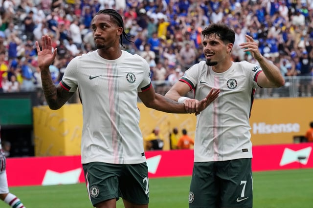 João Pedro (izquierda) reacciona tras el primer gol de Chelsea ante Fluminense en las semifinales del Mundial de Clubes, en East Rutherford, Nueva Jersey, el martes 8 de julio de 2025. (AP Foto/Seth Wenig)