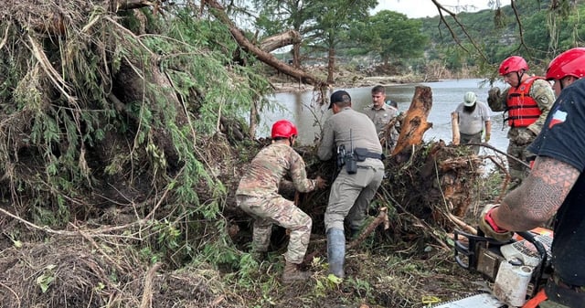 El Secretario de Salud de Estados Unidos, Robert F. Kennedy Jr., declaró una emergencia de salud pública para Texas tras las mortales inundaciones del pasado fin de semana. Foto: @TxPDS