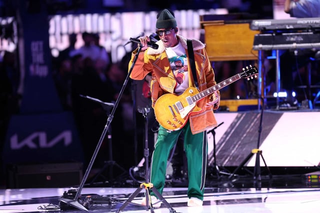 Raphael Saadiq is set to bring his extended &#34;No Bandwidth&#34; tour to San Francisco in September. 