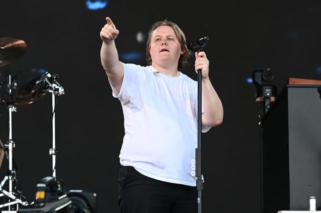 Sänger Lewis Capaldi ist nach seiner Auszeit zurück.