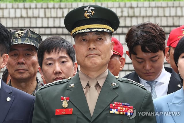 In this file photo, Park Jung-hun, a former Marine Corps chief investigator, appears at the Seoul High Court in the capital on May 16, 2025, to attend the second preparatory hearing for his appeal trial regarding accusations of insubordination in a military probe into a young conscript killed during flood-related rescue operations. (Yonhap)