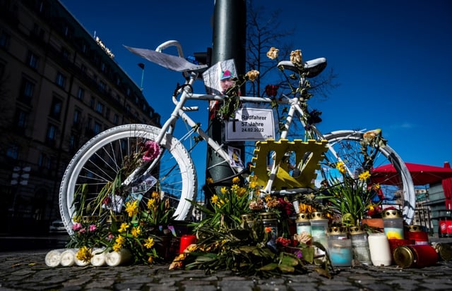 Im vergangenen Jahr sind in Deutschland 2770 Menschen bei Verkehrsunfällen getötet worden. Rund 365.000 Menschen wurden dabei verletzt, wie das Statistische Bundesamt in Wiesbaden mitteilte.